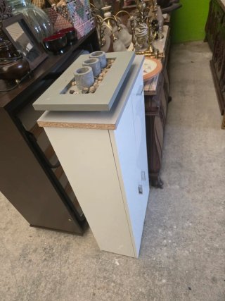 Armario baño blanco y gris