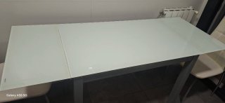 Mesa de cocina con 4 sillas