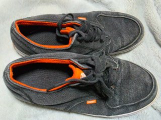 Zapatillas Element grises y naranjas