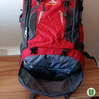 Mochila montaña 60L roja nueva