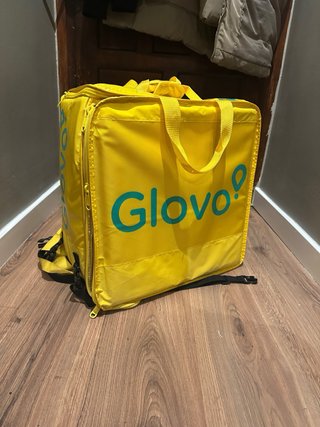 Mochila Glovo Amarilla y Plateada