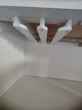 Mueble blanco de madera