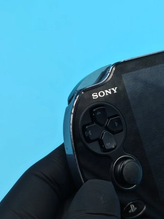 PS Vita 1000 OLED Nera