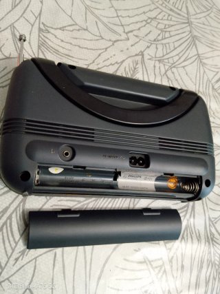 Radio Philips AE 2102 FM-MW-LW