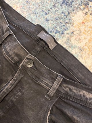 Pantalón vaquero negro Zara