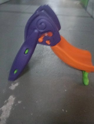 Tobogán infantil naranja y morado