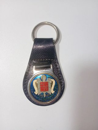 Insignias y llaveros militares