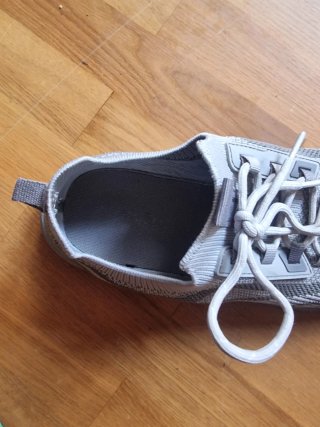 Zapatillas grises