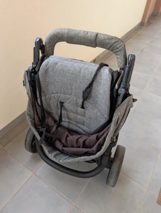 Carro de paseo Joie gris