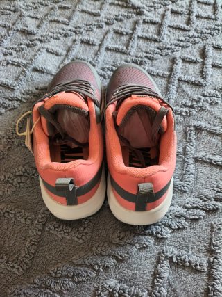 Zapatillas deportivas grises y rosas talla 37