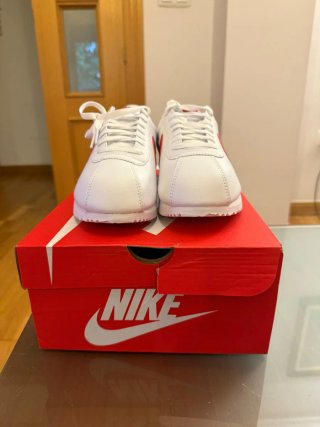 Nike Cortez Talla 43 Blancas y Rojas