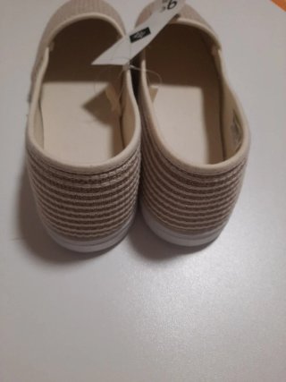 Manoletinas beige y doradas