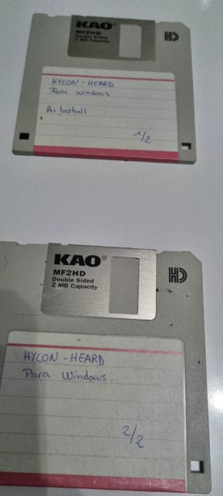 Disquetes KAO MF2HD y PC Games.