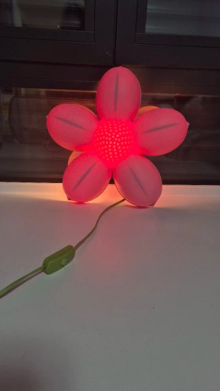 Lámpara flor Ikea rosa