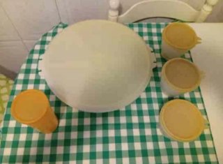 Set contenitori Tupperware in plastica: 16€