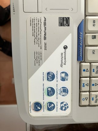 Acer Aspire 2920Z - Funciona con monitor externo