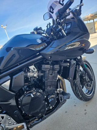 Vendo Suzuki Bandit S del 2009, motor de inyección