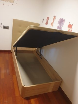 Base de cama con cabecero blanco