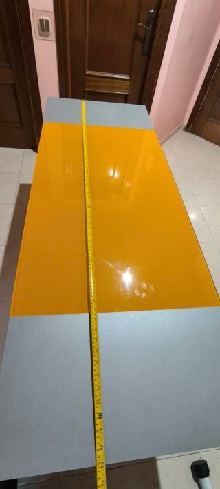 Mesa moderna cristal mostaza y gris