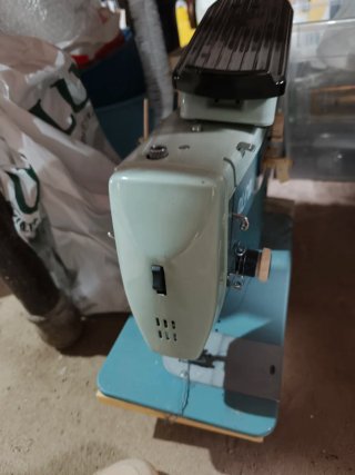 Máquina de coser Alfa vintage
