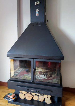 Chimenea Hogar Metálica Negra con Puertas