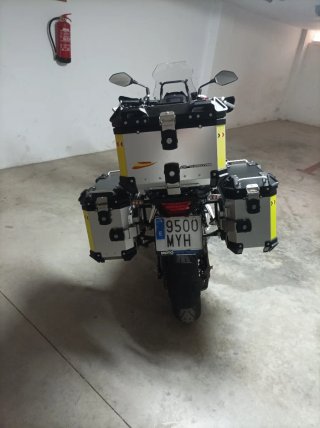 Moto Aventura Azul y Plata