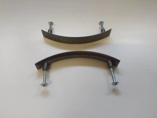 Maniglie metalliche da cucina