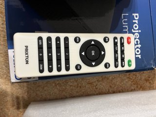 Proyector Prixton Lumiere Gris y Mando