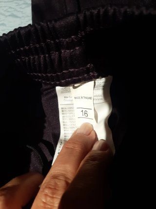 PSG Chándal Nike T. 16 pequeña. Color morado.