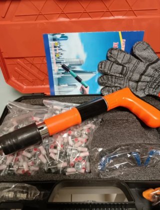 Pistola Remachadora Clavos Maletín