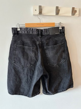 Bermuda vaquera negra Pull&Bear talla 38