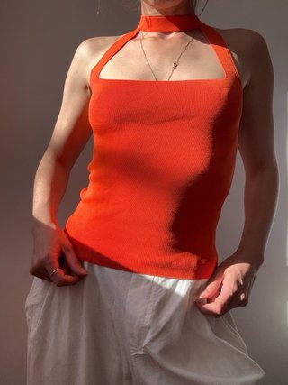 Top Zara naranja cuello halter canalé