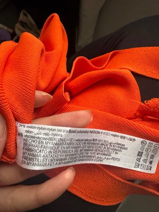 Top Zara naranja cuello halter canalé