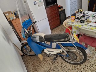 Mobilette Azul y Plata