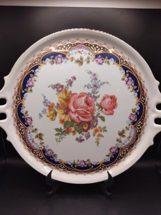Bandeja de porcelana fina con flores