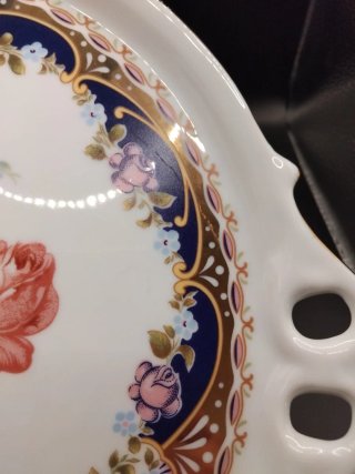 Bandeja de porcelana fina con flores