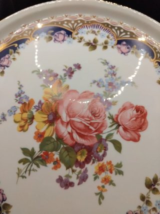 Bandeja de porcelana fina con flores