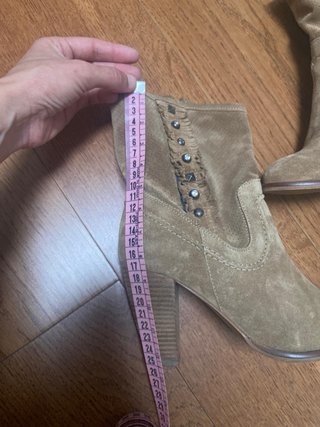 Botines piel serraje tacón