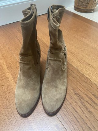 Botines piel serraje tacón