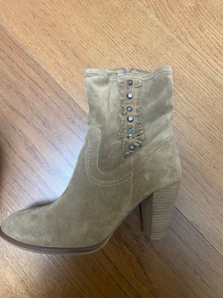 Botines piel serraje tacón