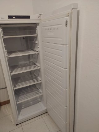 Congelador vertical Selecline con cajones