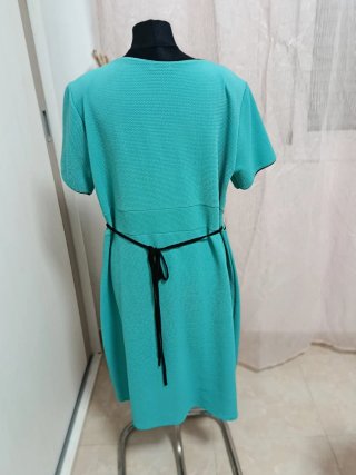 Vestido Turquesa con Detalle Negro