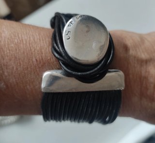 Conjunto Collares y Pulsera Uno de 50 y Ciclón