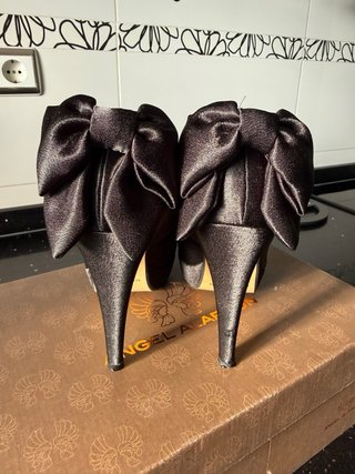 Zapatos de fiesta raso con lazo