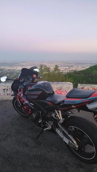 Honda CBR 600 RR (Limitada en papeles a 25 kw)