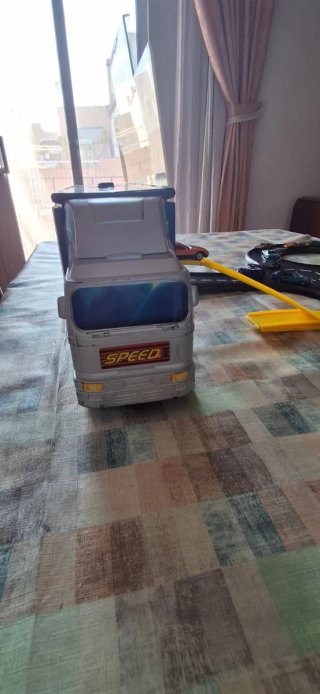 Camión Transportador con 41 Cochecitos de juguete