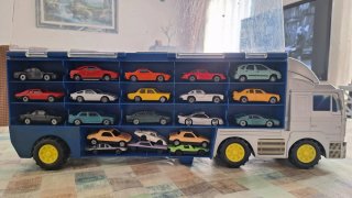 Camión Transportador con 41 Cochecitos de juguete