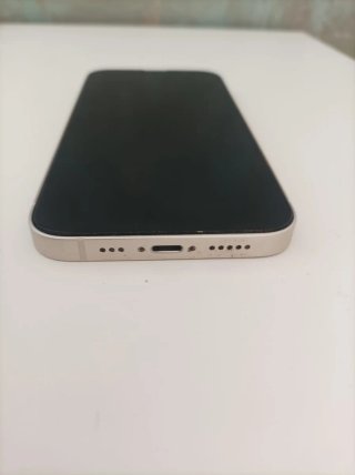 iPhone 13 bianco nuovissimo e poco usato