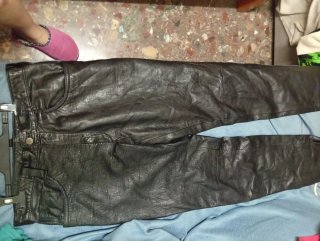 Pantalón de cuero negro talla 44