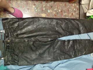 Pantalón de cuero negro talla 44
